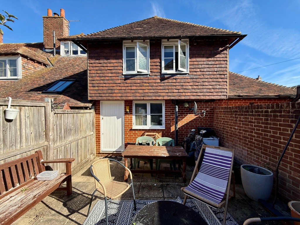 Lot: 88 - PERIOD FREEHOLD DOUBLE-FRONTED SHOP AND FLAT IN POPULAR VILLAGE LOCATION - Rear entrance showing access to flat